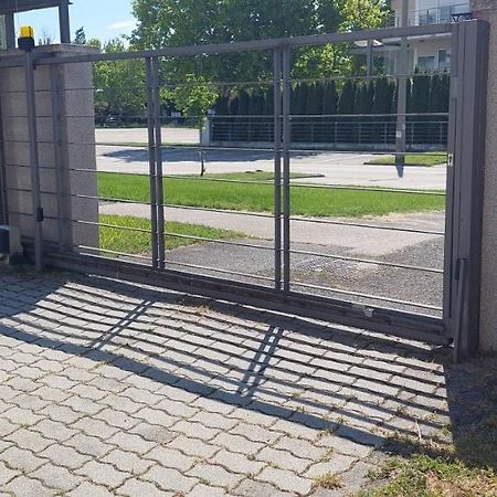Beszedes-Lak, Aranypart Apartment Siofok Bagian luar foto