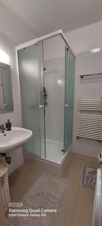 Beszedes-Lak, Aranypart Apartment Siofok Bagian luar foto