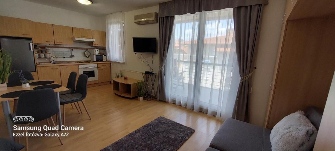 Beszedes-Lak, Aranypart Apartment Siofok Bagian luar foto