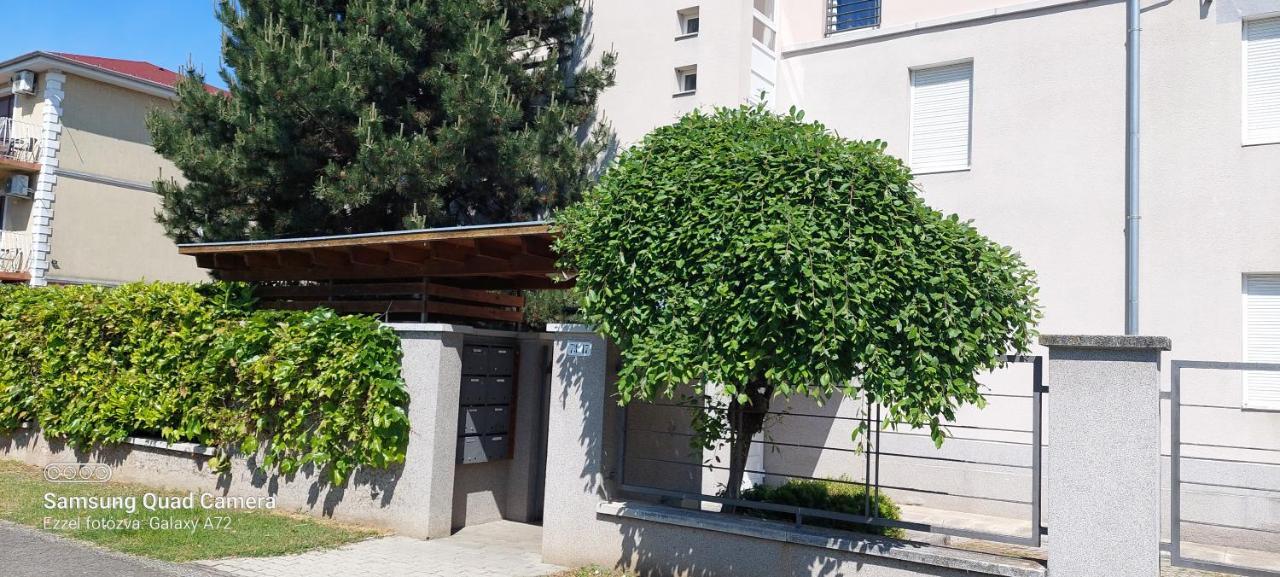 Beszedes-Lak, Aranypart Apartment Siofok Bagian luar foto